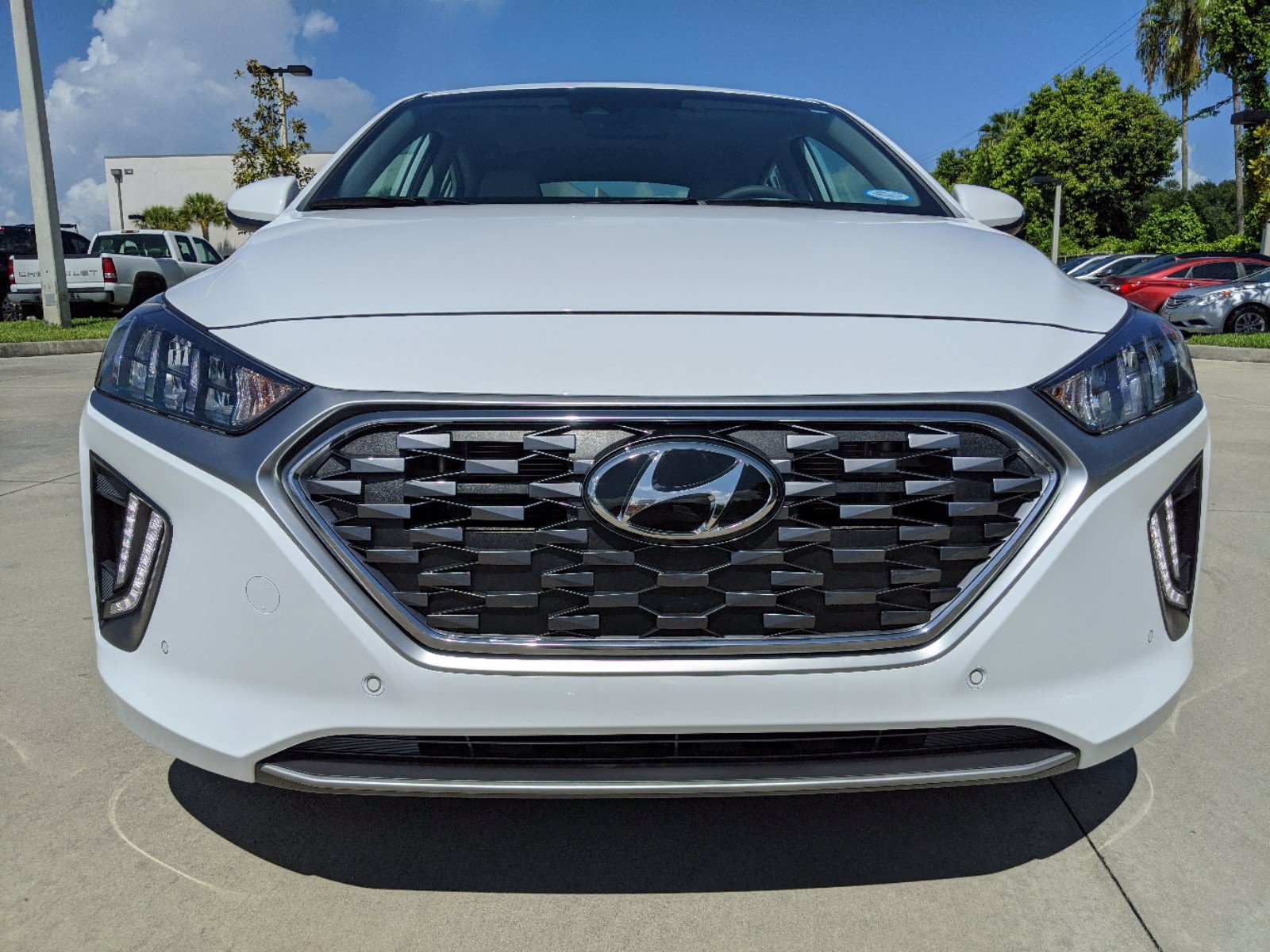 New 2020 Hyundai Ioniq Hybrid Limited FWD Hatchback