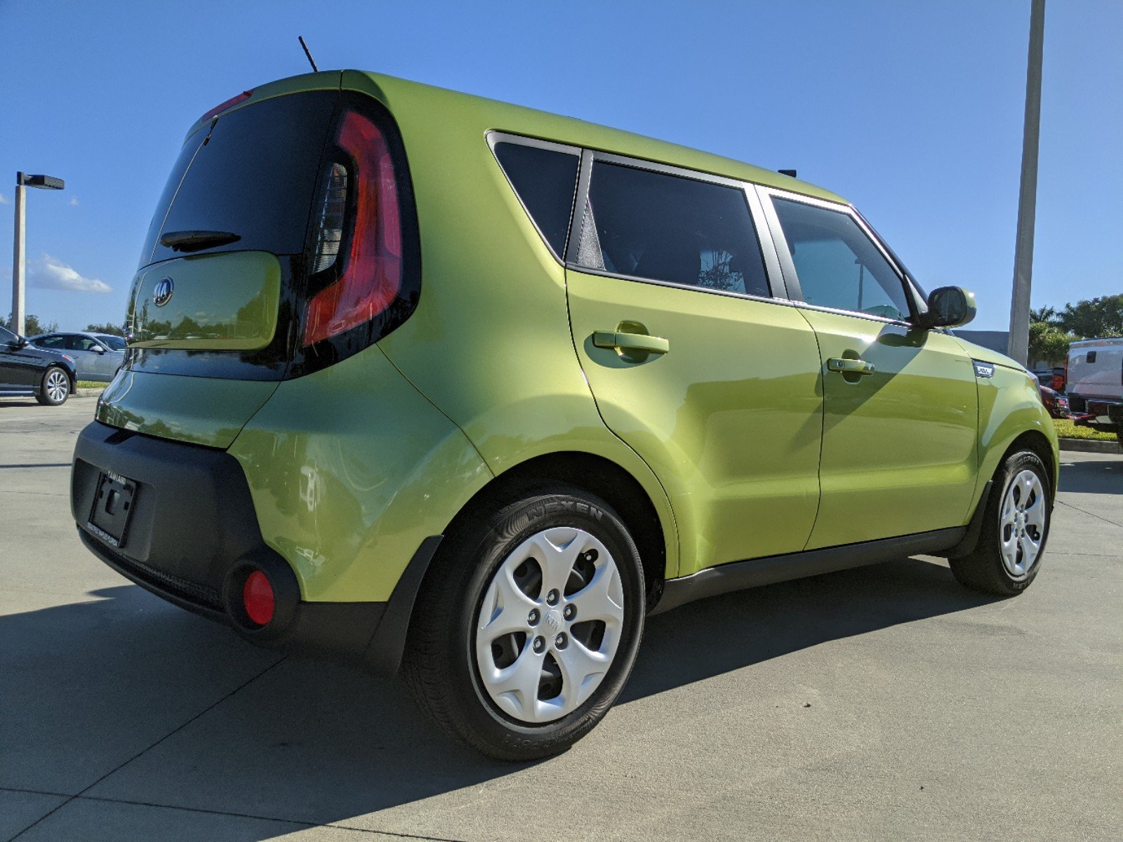 Pre-Owned 2015 Kia Soul Base FWD Hatchback