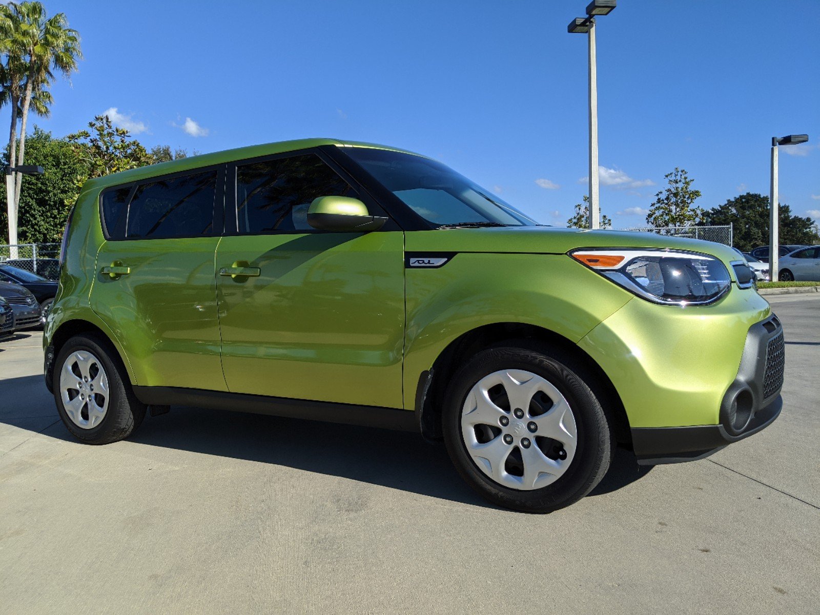 Pre-Owned 2015 Kia Soul Base FWD Hatchback